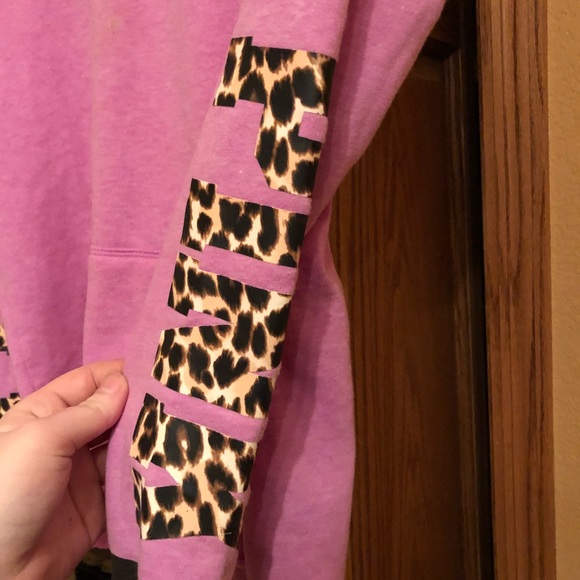 Cheetah pullover - Picture 3 of 3